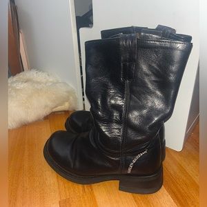 Harley-Davidson women size 8 leather boots.